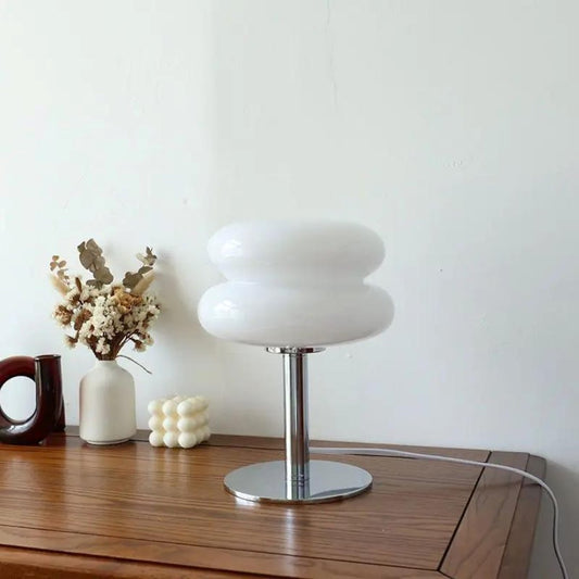 Luminária de Mesa Ovo de Vidro Italiano: Design Compacto e Elegante - Branco Iluminação018 Cama Conforto 