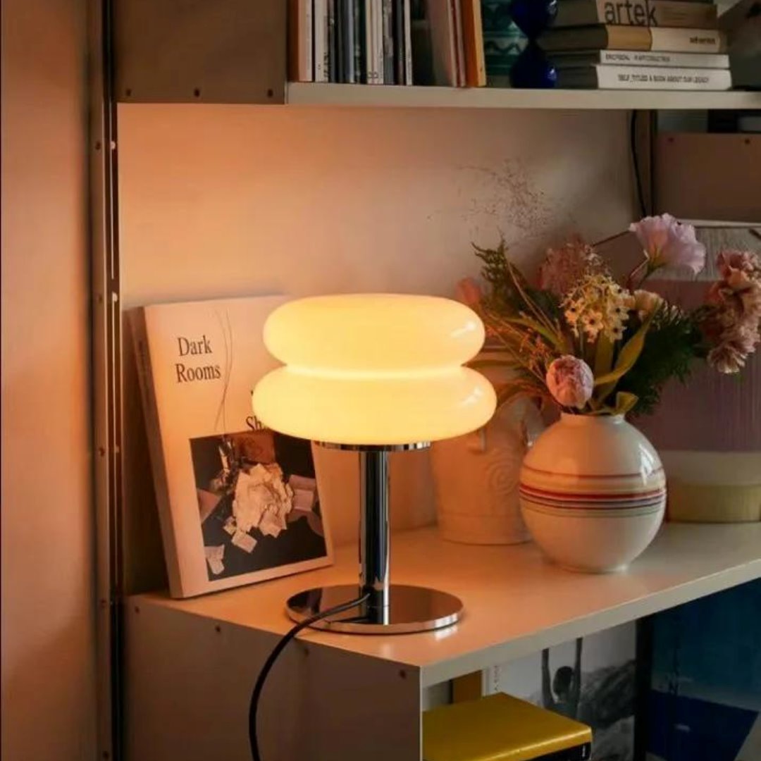 Luminária de Mesa Ovo de Vidro Italiano: Design Compacto e Elegante - Laranja Iluminação019 Cama Conforto 