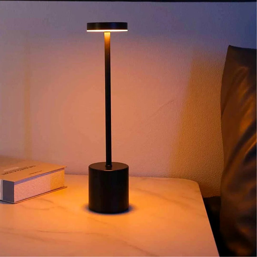 Luminária de Mesa Recarregável com Controle de Toque - Iluminação Moderna e Versátil Iluminação003 Cama Conforto 