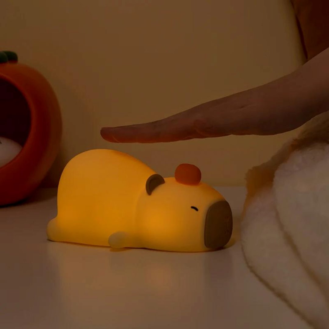 Luz Noturna LED Sensor de Toque USB Recarregável - Capivara Dormindo Iluminação015 Cama Conforto 1 Unidade 